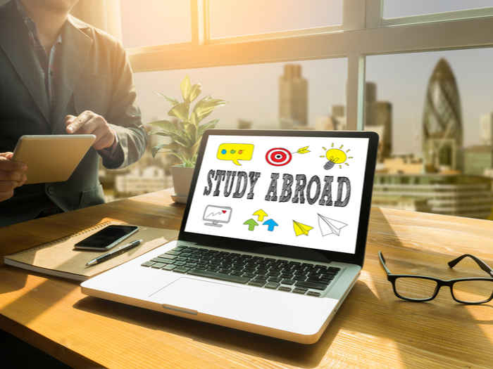 澳洲留学本科需要高考吗