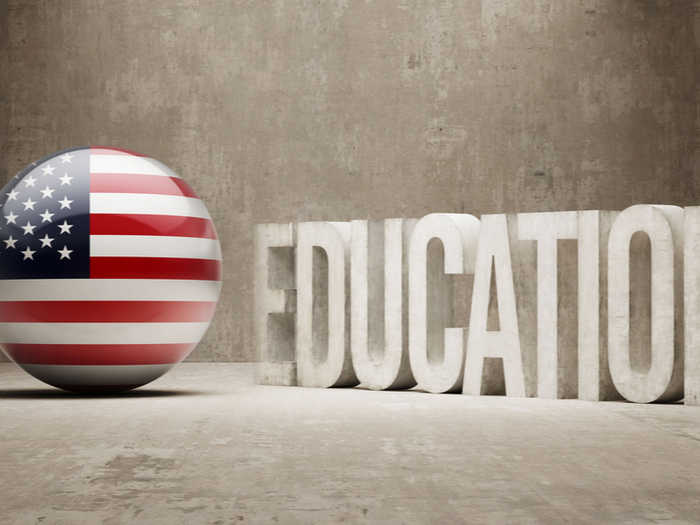 美国大学为何设置语言课程