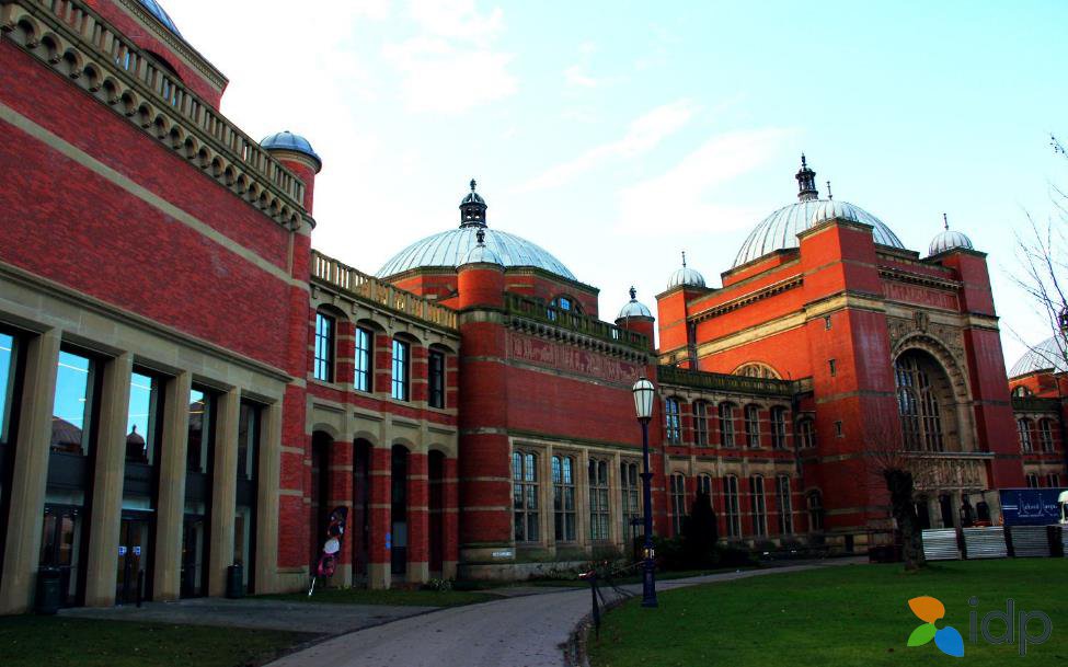 2019年英国华威大学商学院需要哪些申请条件?这些热门专业你达标吗?