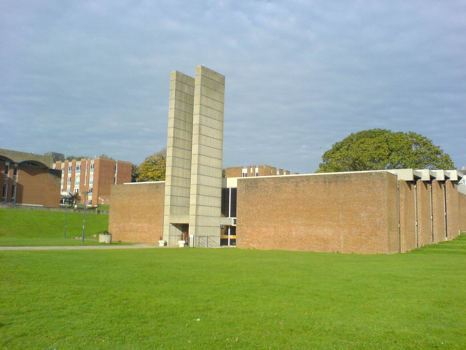 去苏塞克斯大学读工商管理硕士专业(mba)怎么样?一年学费多少?